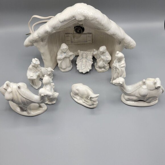 Vintage Ceramic Nativity Scene Set With Light Up Manger & Figurines Christmas - Picture 5 of 12